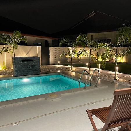 Home In Terengganu With Private Pool Куала-Тренгану Экстерьер фото
